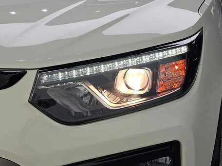 2023 KGM Tivoli, белый, 2170000 рублей, вид 3