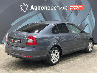 2010 Skoda Octavia II (A5) Рестайлинг, серый, 900000 рублей, вид 4