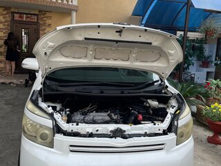 2008 Toyota Voxy II (R70), белый, 800000 рублей, вид 1