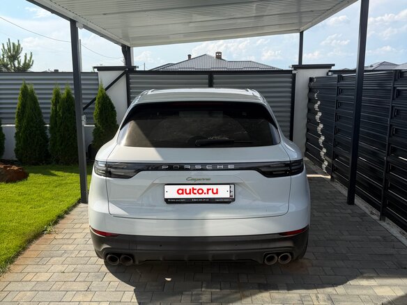 2022 Porsche Cayenne E-Hybrid III, белый - вид 1
