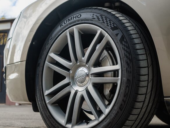 2011 Audi A8 III (D4), бежевый, 1700000 рублей - вид 8