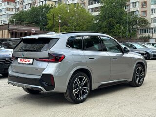 2024 BMW X1 23i xDrive III (U11/U12), серебристый, 5590000 рублей, вид 3