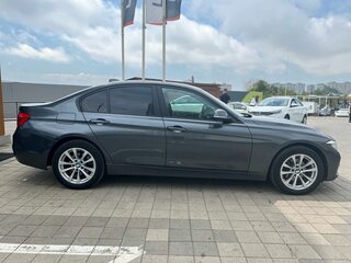 2017 BMW 3 серии 320i xDrive VI (F3x) Рестайлинг, серый, 2215000 рублей, вид 4