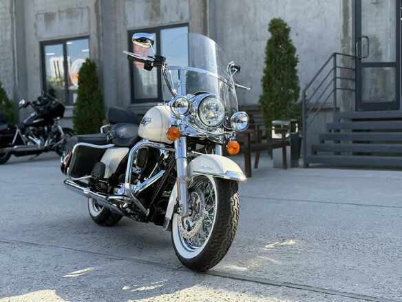 2014 Harley-Davidson Road King, белый, 2000000 рублей - вид 9