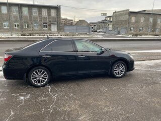 2017 Toyota Camry VII (XV50) Рестайлинг 2, чёрный, 1830000 рублей, вид 5
