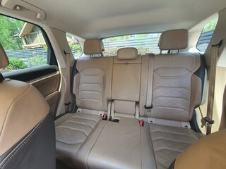 2019 Volkswagen Touareg III, бежевый, 3700000 рублей, вид 4