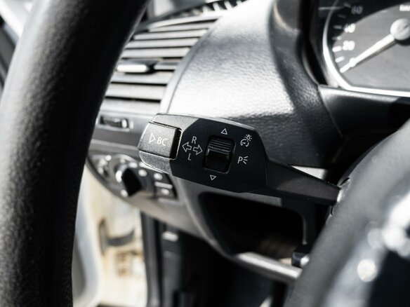 2008 BMW 1 серии 116i I (E81/E82/E87/E88) Рестайлинг, белый, 608000 рублей - вид 13