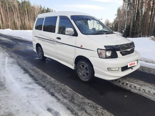 2005 Toyota Town Ace III, белый, 900000 рублей, вид 4