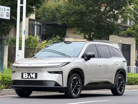 2026 Toyota bZ3X 58.3 kWh, серый, 2820099 рублей, вид 1