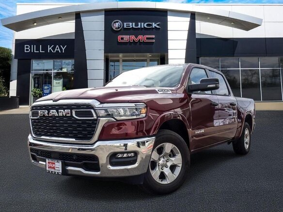 2025 Ram 1500 Quad Cab V Рестайлинг, красный, 5552100 рублей