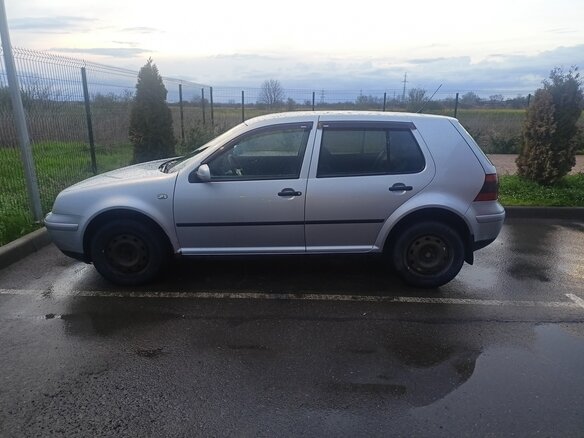 2001 Volkswagen Golf IV, серый, 450000 рублей - вид 2
