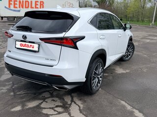 2020 Lexus NX 300 I Рестайлинг, белый, 3500000 рублей, вид 4