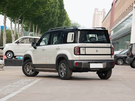 2026 Baojun Yep Plus, бежевый, 1900000 рублей, вид 4