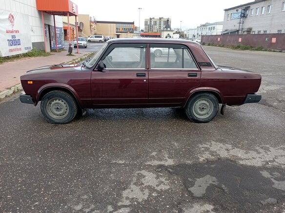 2011 Lada (ВАЗ) 2107, красный, 330000 рублей - вид 3