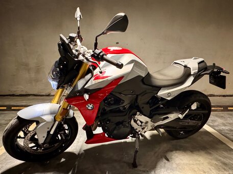 2020 BMW F 900 R, красный, 840000 рублей, вид 2