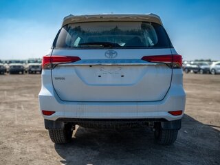 2025 Toyota Fortuner II Рестайлинг, белый, 5700548 рублей, вид 4