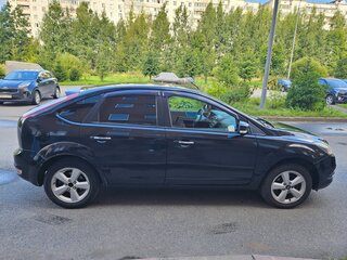 2010 Ford Focus II Рестайлинг, чёрный, 550000 рублей, вид 2