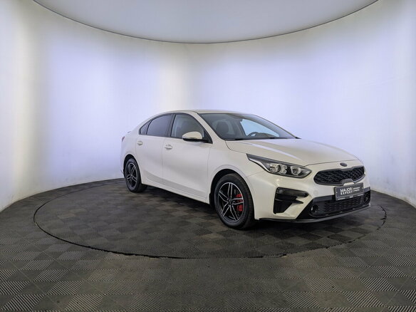 2020 Kia Cerato IV, серебристый, 1875000 рублей - вид 2