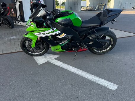 2010 Kawasaki ZX-10R Ninja, зелёный, 800000 рублей, вид 2