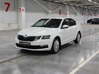 2018 Skoda Octavia III (A7) Рестайлинг, белый, 1460000 рублей, вид 1