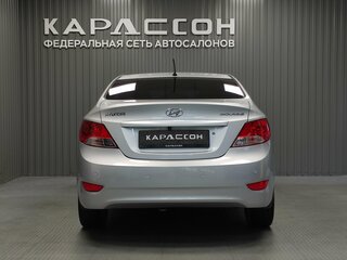 2014 Hyundai Solaris I, серебристый, 890000 рублей, вид 4
