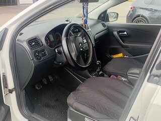 2018 Volkswagen Polo V Рестайлинг, белый, 400000 рублей, вид 5
