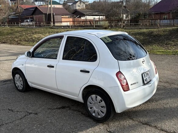 2003 Nissan March III (K12), белый, 400000 рублей - вид 4