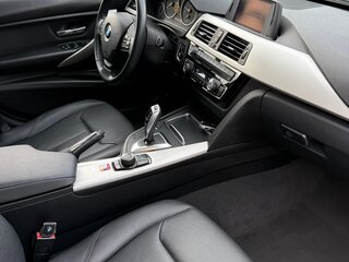 2018 BMW 3 серии 320i VI (F3x) Рестайлинг, серебристый, 2000000 рублей, вид 5