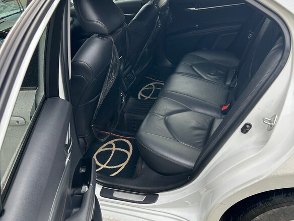 2018 Toyota Camry VII (XV50) Рестайлинг 2, белый, 2380000 рублей - вид 6