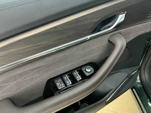 2026 Geely Monjaro (Xingyue L) I Рестайлинг 2 (China Market), зелёный - вид 13
