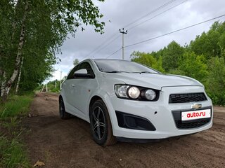 2013 Chevrolet Aveo II, белый, 580000 рублей, вид 3