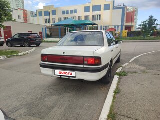 1990 Mazda Familia VI (BG), белый, 500000 рублей, вид 3