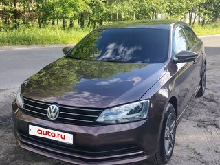 2015 Volkswagen Jetta VI Рестайлинг, коричневый, 830000 рублей, вид 1