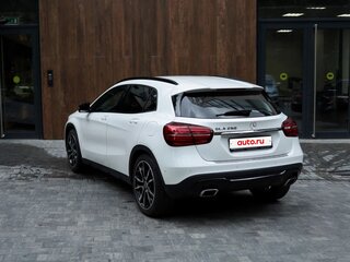 2019 Mercedes-Benz GLA 250 I (X156) Рестайлинг, белый, 2650000 рублей, вид 4