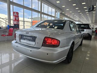 2007 Hyundai Sonata ТагАЗ IV (EF) Рестайлинг, серебристый, 635000 рублей, вид 5
