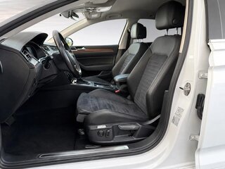 2017 Volkswagen Passat B8, белый, 1520000 рублей, вид 4