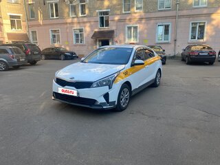 2021 Kia Rio IV Рестайлинг, белый, 795000 рублей, вид 1
