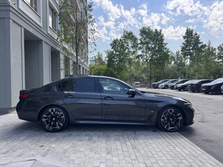 2021 BMW 5 серии 530d xDrive VII (G30/G31/G38) Рестайлинг, серый, 6800000 рублей, вид 4