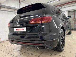 2022 Volkswagen Touareg III, чёрный, 5995000 рублей, вид 4