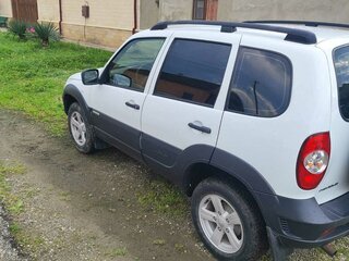 2018 Chevrolet Niva I Рестайлинг, белый, 750000 рублей, вид 2