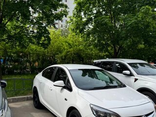 2013 Opel Astra J Рестайлинг, белый, 585000 рублей, вид 1