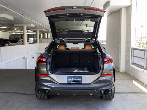 2026 BMW X6 40i III (G06) Рестайлинг, серебристый - вид 30