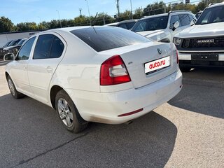 2013 Skoda Octavia II (A5) Рестайлинг, белый, 1086000 рублей, вид 4