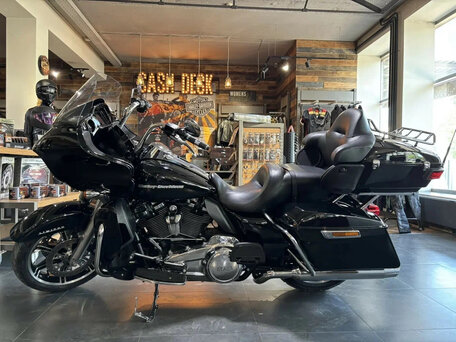 2019 Harley-Davidson Road Glide Limited, чёрный, 2570000 рублей, вид 2