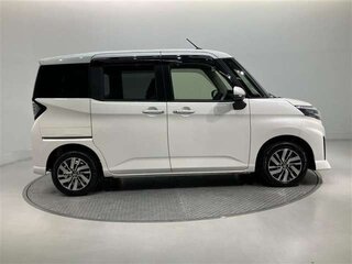 2021 Toyota Roomy I Рестайлинг, белый, 920300 рублей, вид 4