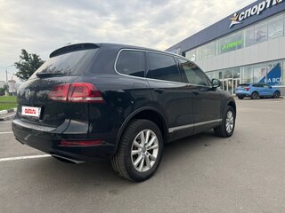 2012 Volkswagen Touareg II, чёрный, 1949000 рублей, вид 4
