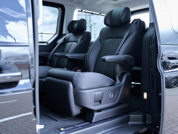 2025 Hyundai Staria I, чёрный - вид 5