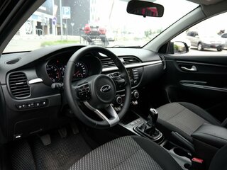 2017 Kia Rio IV, чёрный, 1179000 рублей, вид 5