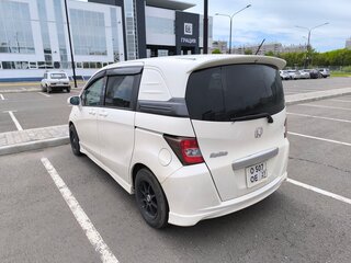 2011 Honda Freed I Рестайлинг, белый, 830000 рублей, вид 3