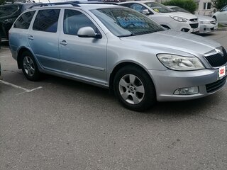 2010 Skoda Octavia II (A5) Рестайлинг, серый, 650000 рублей, вид 3